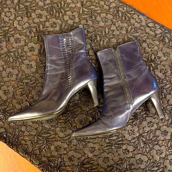 3 Pair of Michelle D Boots - Picture 4 of 10